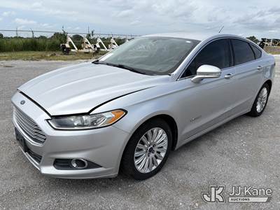 2014 Ford Fusion Hybrid 4-Door Sedan
