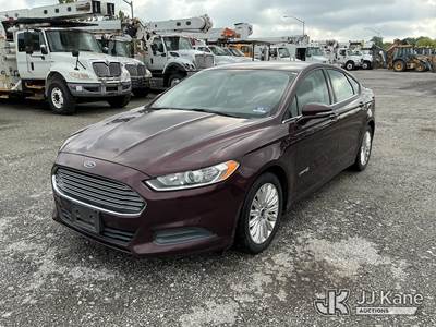 2013 Ford Fusion Hybrid 4-Door Sedan