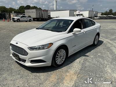 2013 Ford Fusion Hybrid 4-Door Sedan