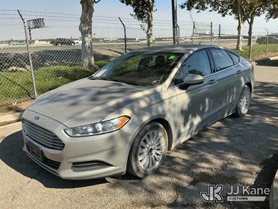2015 Ford Fusion Hybrid S 4-Door Sedan