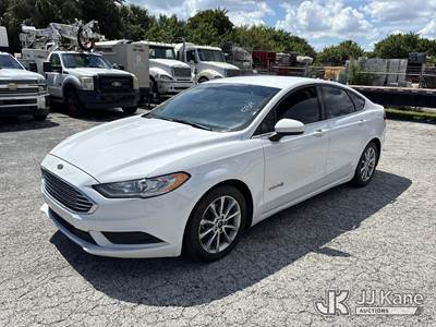 2017 Ford Fusion Hybrid 4-Door Sedan