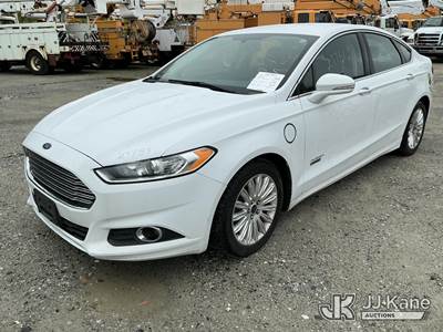 2016 Ford Fusion Energi Hybrid 4-Door Sedan