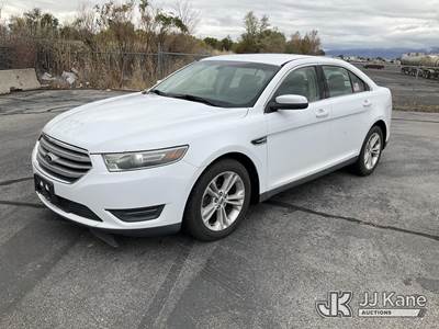 2015 Ford Taurus 4-Door Sedan