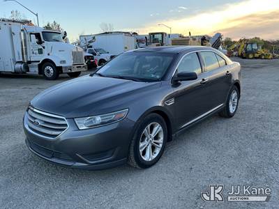 2015 Ford Taurus 4-Door Sedan