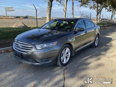 2015 Ford Taurus 4-Door Sedan