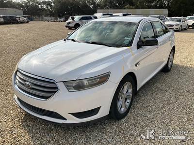2015 Ford Taurus SE FWD 4-Door Sedan