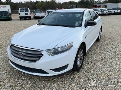 2014 Ford Taurus SE FWD 4-Door Sedan
