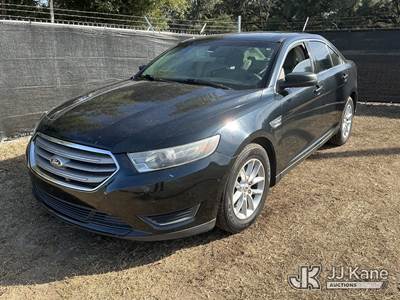 2015 Ford Taurus 4-Door Sedan