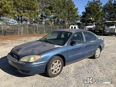 2004 Ford Taurus 4-Door Sedan