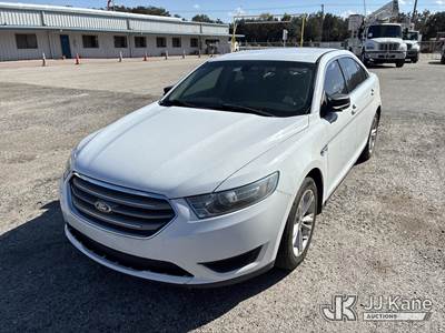 2016 Ford Taurus 4-Door Sedan