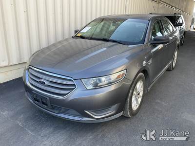 2013 Ford Taurus 4-Door Sedan
