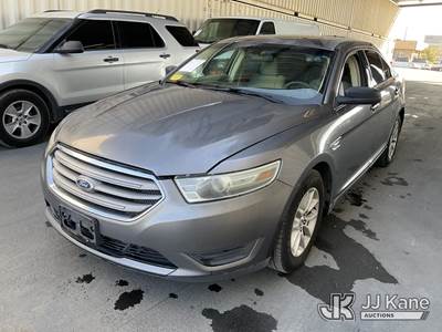 2013 Ford Taurus SE FWD 4-Door Sedan