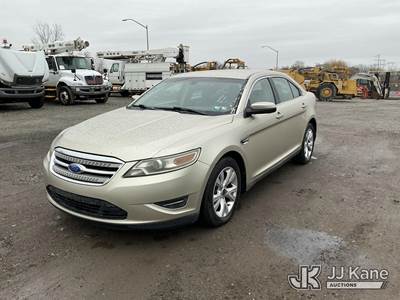 2011 Ford Taurus 4-Door Sedan