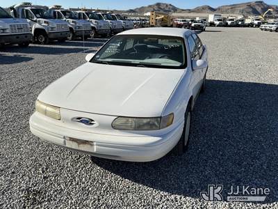 1995 Ford Taurus 4-Door Sedan