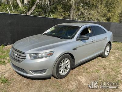 2013 Ford Taurus SE 4-Door Sedan