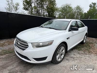 2015 Ford Taurus SE 4-Door Sedan