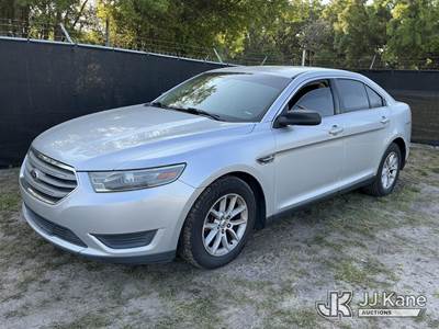 2013 Ford Taurus SE 4-Door Sedan