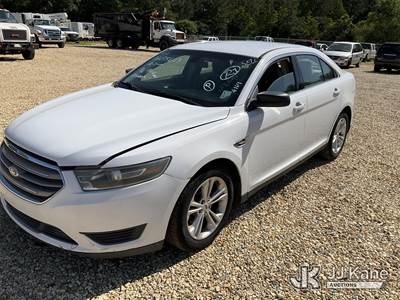 2015 Ford Taurus SE FWD 4-Door Sedan