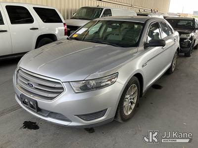 2013 Ford Taurus SE FWD 4-Door Sedan
