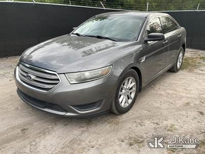 2014 Ford Taurus SE 4-Door Sedan