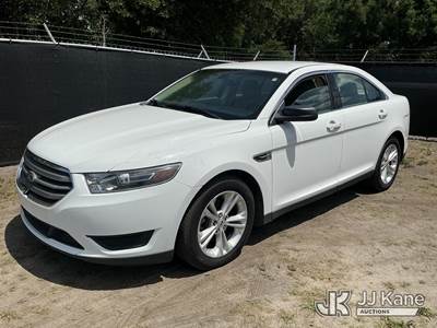 2016 Ford Taurus SE 4-Door Sedan