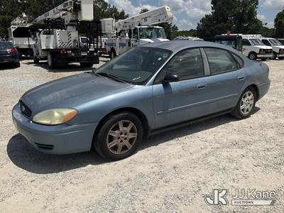 2005 Ford Taurus 4-Door Sedan