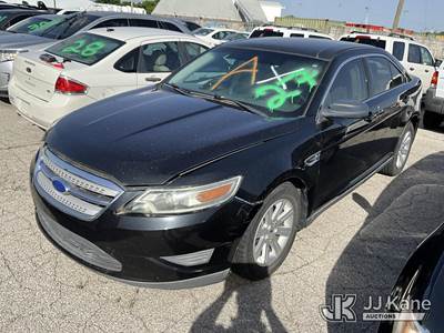 2010 Ford Taurus 4-Door Sedan