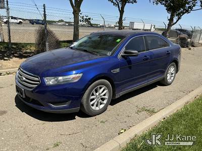 2013 Ford Taurus SE FWD 4-Door Sedan