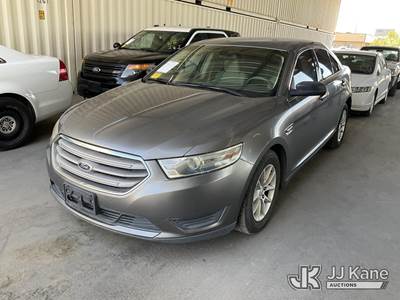 2013 Ford Taurus SE FWD 4-Door Sedan