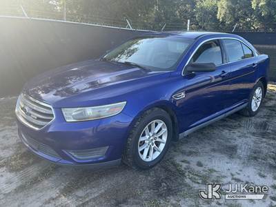 2013 Ford Taurus SE 4-Door Sedan