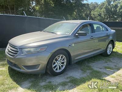 2014 Ford Taurus SE 4-Door Sedan
