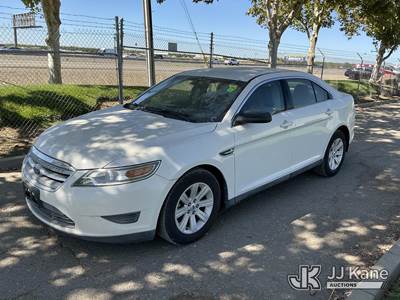 2010 Ford Taurus 4-Door Sedan