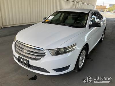 2015 Ford Taurus SE FWD 4-Door Sedan