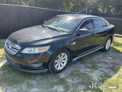 2011 Ford Taurus 4-Door Sedan