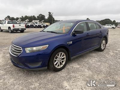 2013 Ford Taurus SE FWD 4-Door Sedan