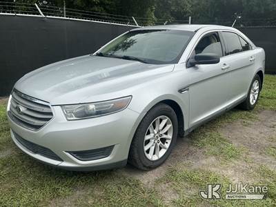 2014 Ford Taurus SE 4-Door Sedan