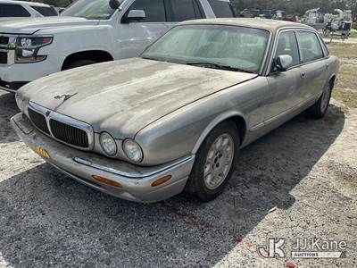 1998 Jaguar XJ Sedan 4-Door Sedan