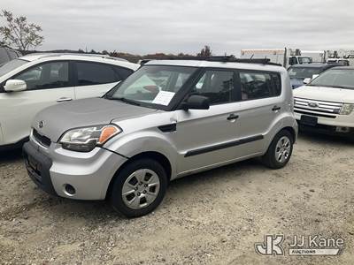 2011 KIA Soul 4-Door Sedan