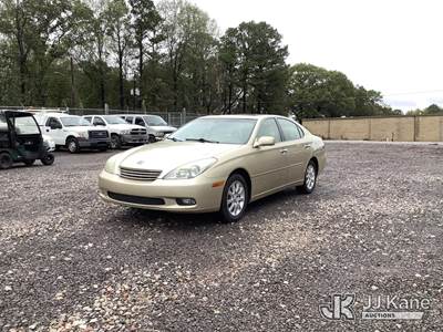 2004 Lexus ES 330 4-Door Sedan