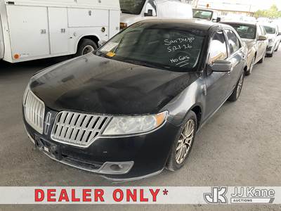 2011 Lincoln MKZ FWD 4-Door Sedan