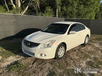 2010 Nissan Altima 4-Door Sedan