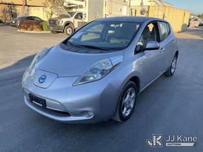 2011 Nissan LEAF 4-Door Hatch Back
