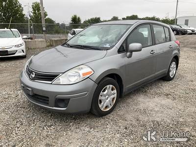 2011 Nissan Versa 4-Door Hatch Back