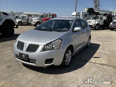 2009 Pontiac Vibe 4-Door Hatch Back