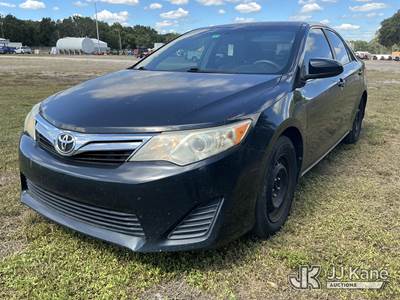 2014 Toyota Camry 4-Door Sedan