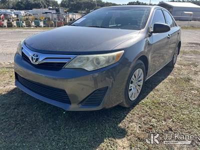 2014 Toyota Camry 4-Door Sedan