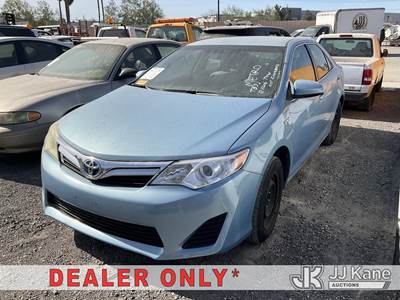 2012 Toyota Camry 4-Door Hybrid Sedan