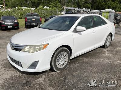 2014 Toyota Camry 4-Door Sedan
