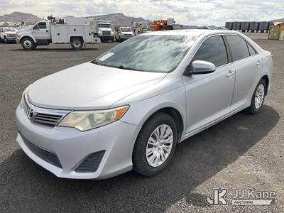 2013 Toyota Camry 4-Door Sedan