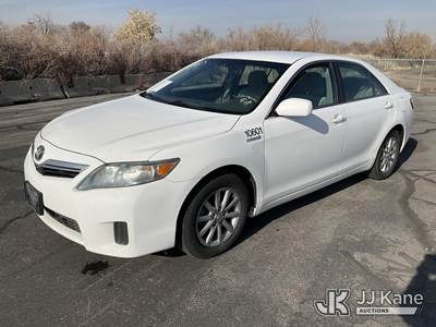 2010 Toyota Camry Hybrid 4-Door Sedan